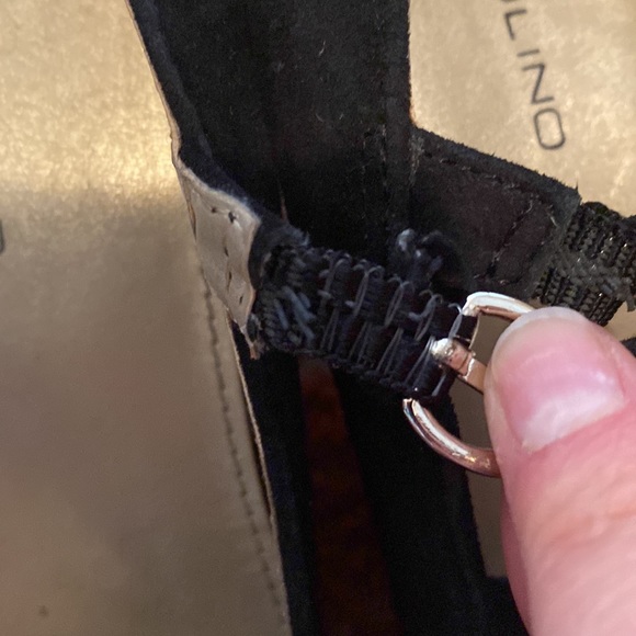 Bandolino Wedge Heels - Picture 5 of 5